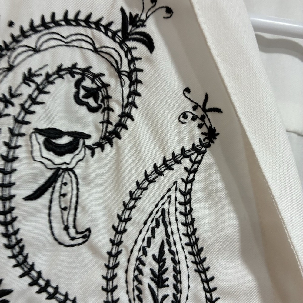 Foxcroft Wrinkle Free White Embroidered Button Shirt Women's Size 12 Classic Fit - Picture 13 of 15